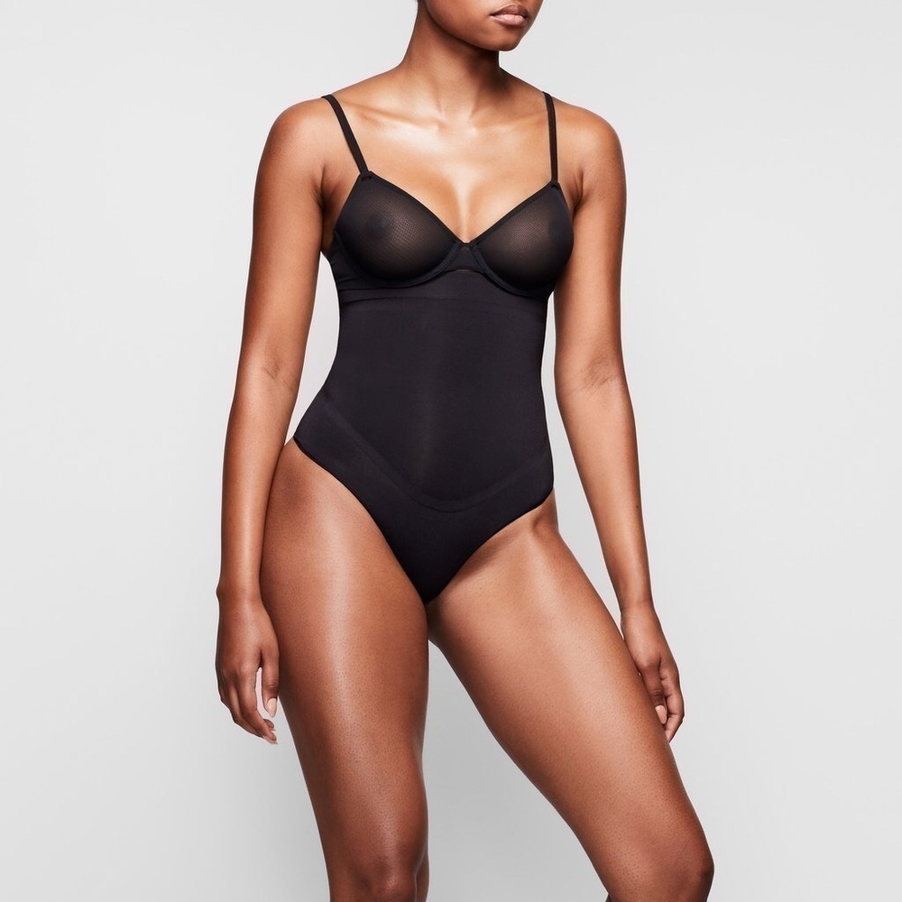 HIGH WAISTED BONDED THONG SZ.S & NEOPRENE POUCH​​​​​​​​​​​​​